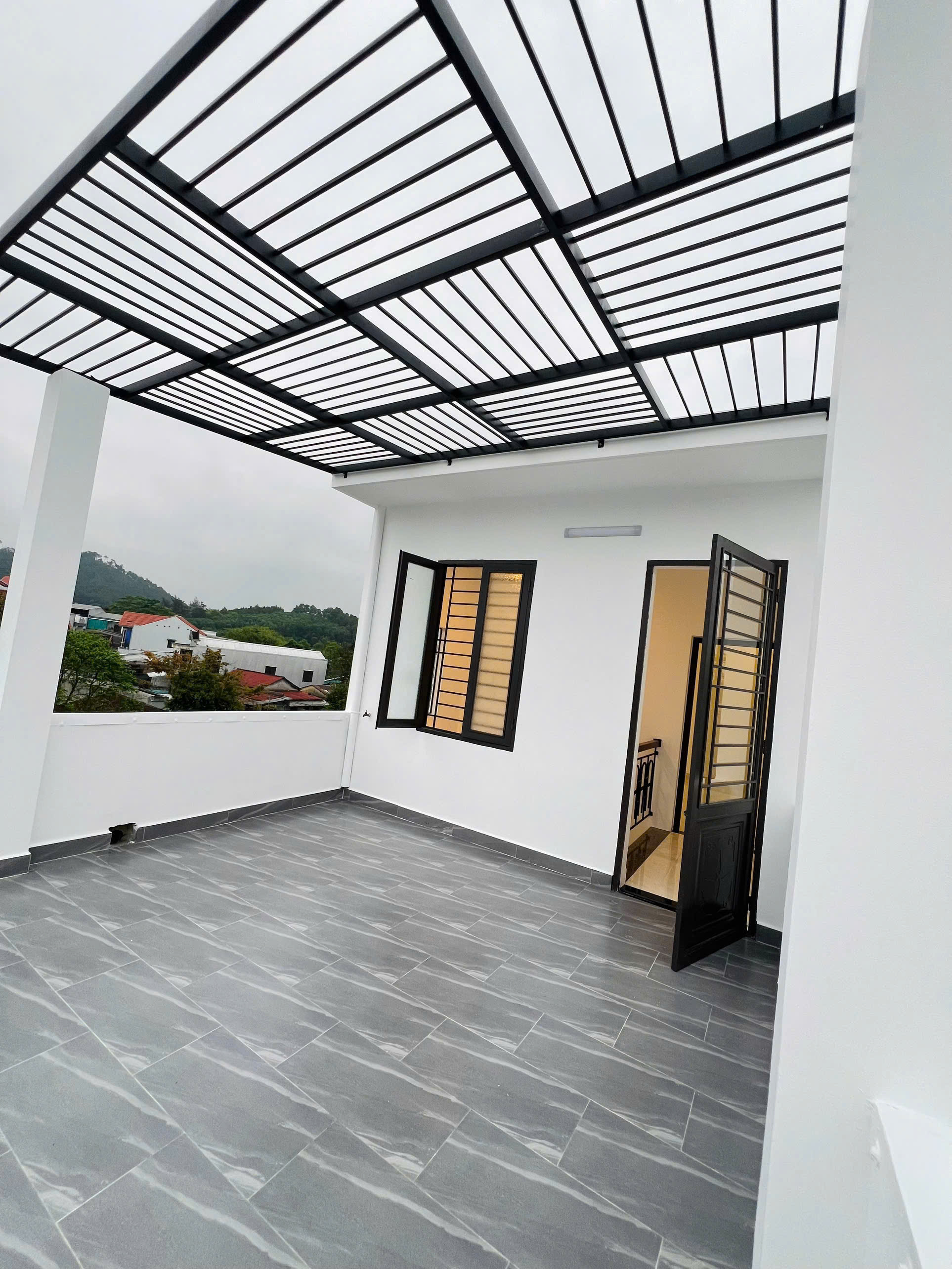 Mở bán căn nhà 3 tầng Kiệt Oto Đặng Huy Trứ Full Nội Thất Cách Mặt Tiền Vài chục mét giá chỉ:2,XX - Ảnh 4