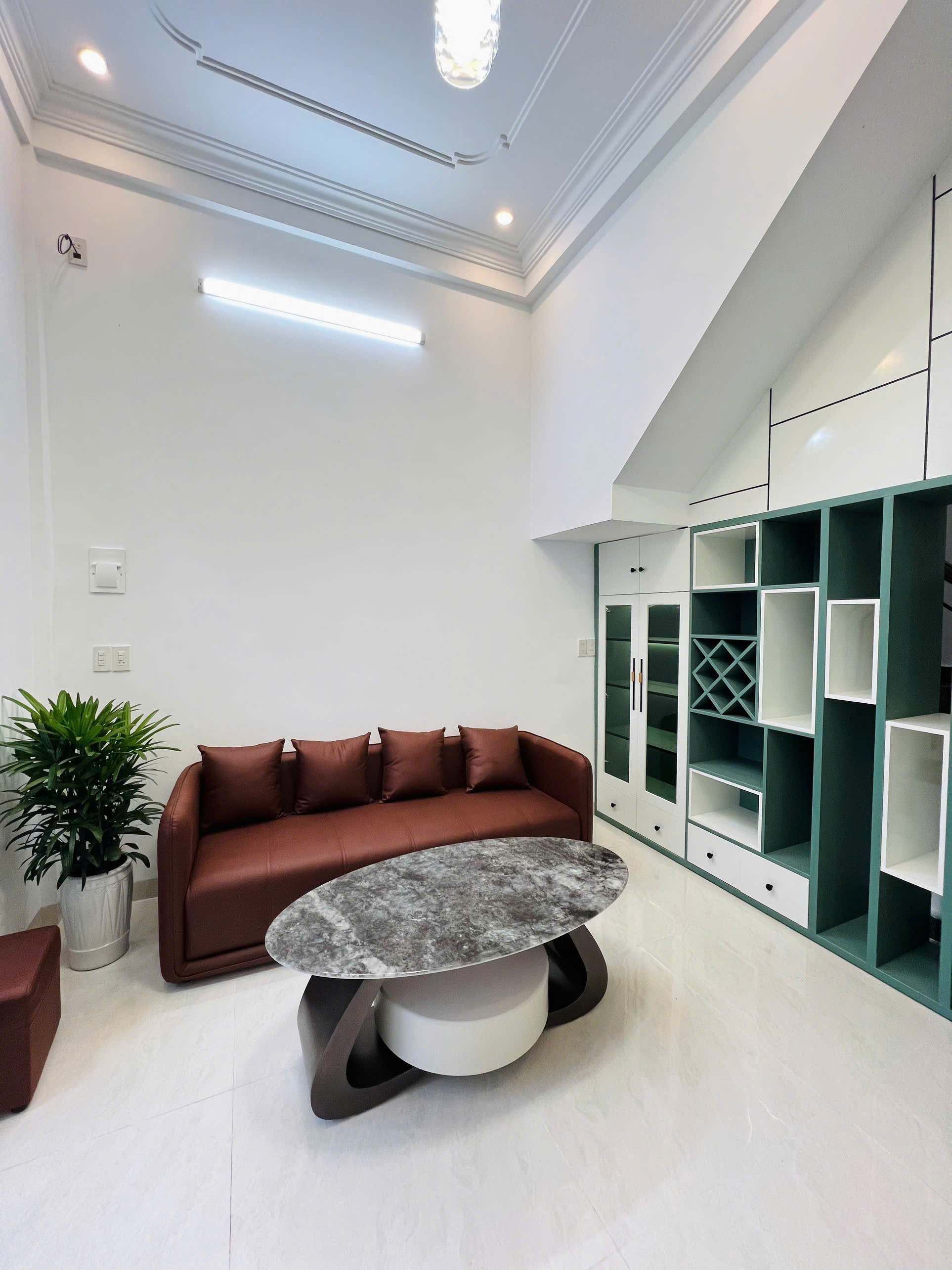 Mở bán căn nhà 3 tầng Kiệt Oto Đặng Huy Trứ Full Nội Thất Cách Mặt Tiền Vài chục mét giá chỉ:2,XX - Ảnh 1