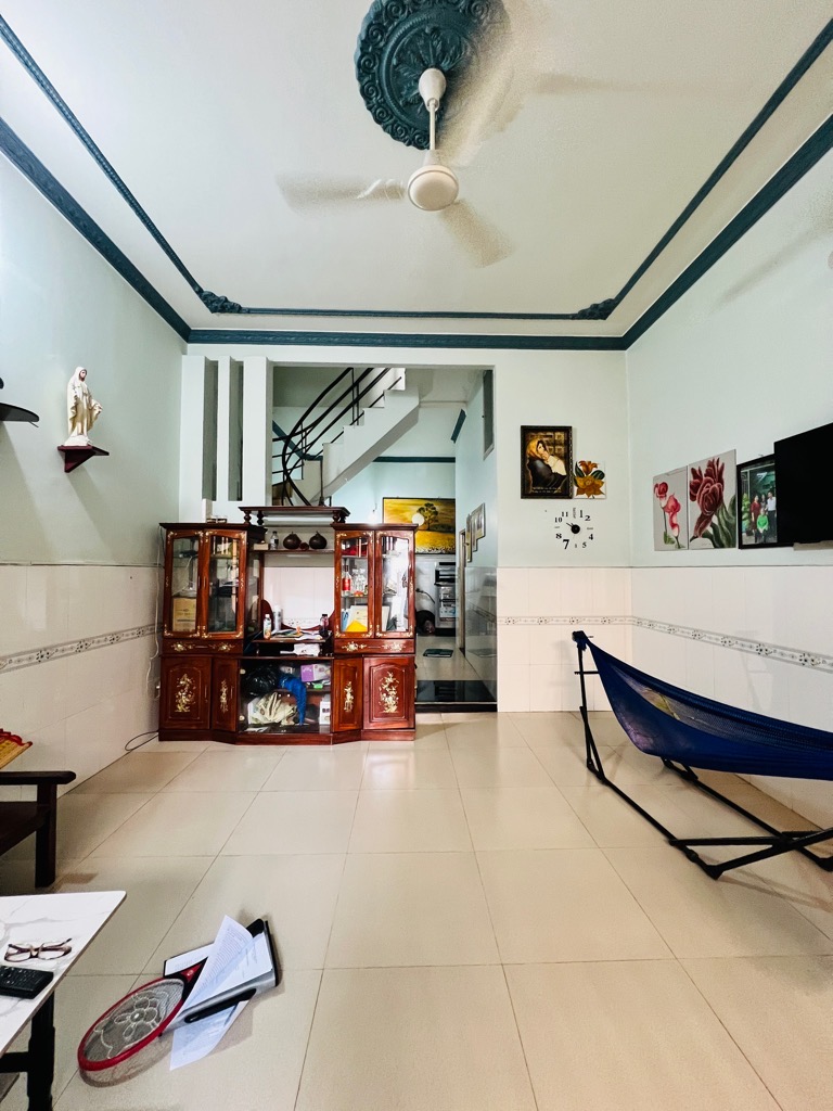 NHÀ B.ÁN PHẠM VĂN BẠCH TB - GẦN CHỢ & TRƯỜNG CHINH - GẦN MẶT TIỀN - HXH THÔNG - 50M² - 2 TẦNG HƠN 5 TỶ - Ảnh 3