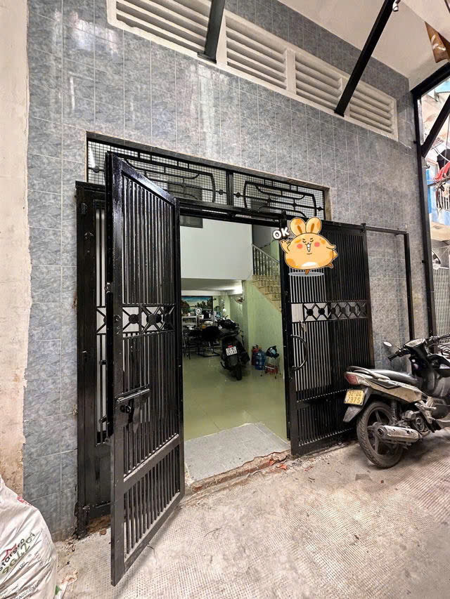 Bán gấp giá mềm QUẬN 10 : 6,2 tỷ - Đường 3/2 - Dt: 28m2 ngang 4.6 nở hậu tài Lộc 5.5m - 5 tầng gồm - Ảnh 1