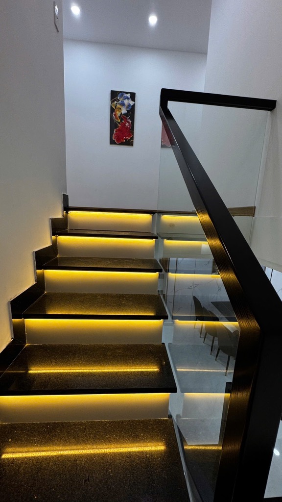NHÀ 2 TẦNG MỚI ĐẸP – GẦN 100M² – XE HƠI TỚI NHÀ – FULL NỘI THẤT – TÂN THỚI NHẤT, Q12 - 5.99 Tỉ - Ảnh 3