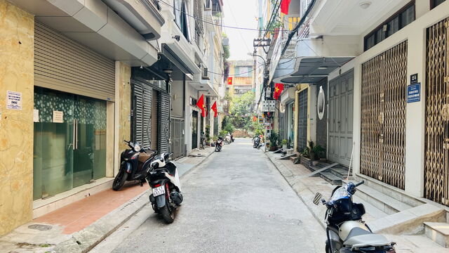 PHÂN LÔ - OTÔ TRÁNH - VỈA HÈ - THÔNG SỐ VÀNG TRONG LÀNG HOÀNG QUỐC VIỆT - 25 TỶ - Ảnh 1