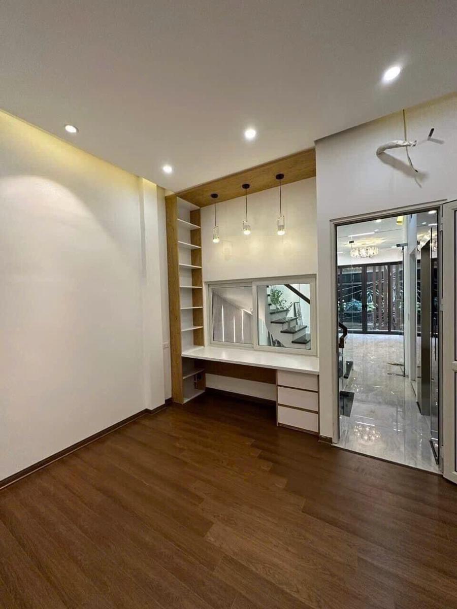 NHÀ PHỐ  LÊ TRỌNG TẤN - 10M RA PHỐ LỚN- THANG MÁY  - DT  57M2 - 4 TẦNG-  GIÁ 17 TỶ - Ảnh 1