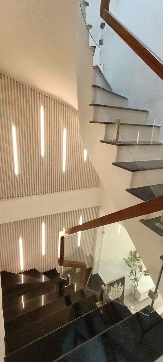 NHÀ PHỐ  LÊ TRỌNG TẤN - 10M RA PHỐ LỚN- THANG MÁY  - DT  57M2 - 4 TẦNG-  GIÁ 17 TỶ - Ảnh 2