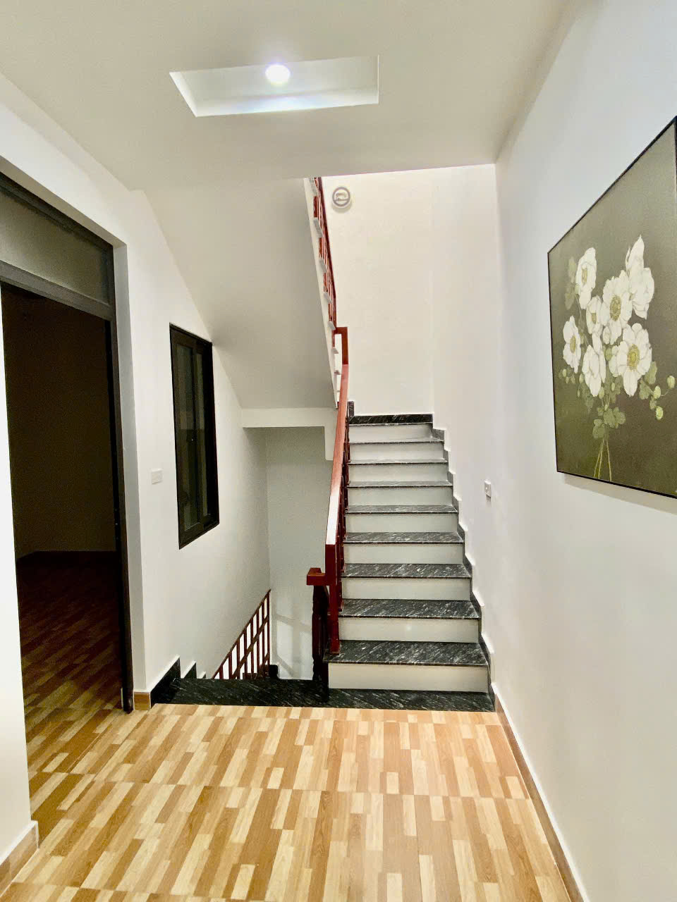 Bán nhà ngõ 588 Thiên Lôi, 51m 3 tầng, Giá 3.45 tỉ, gần Cấp 2 Vĩnh Niệm - Ảnh 2