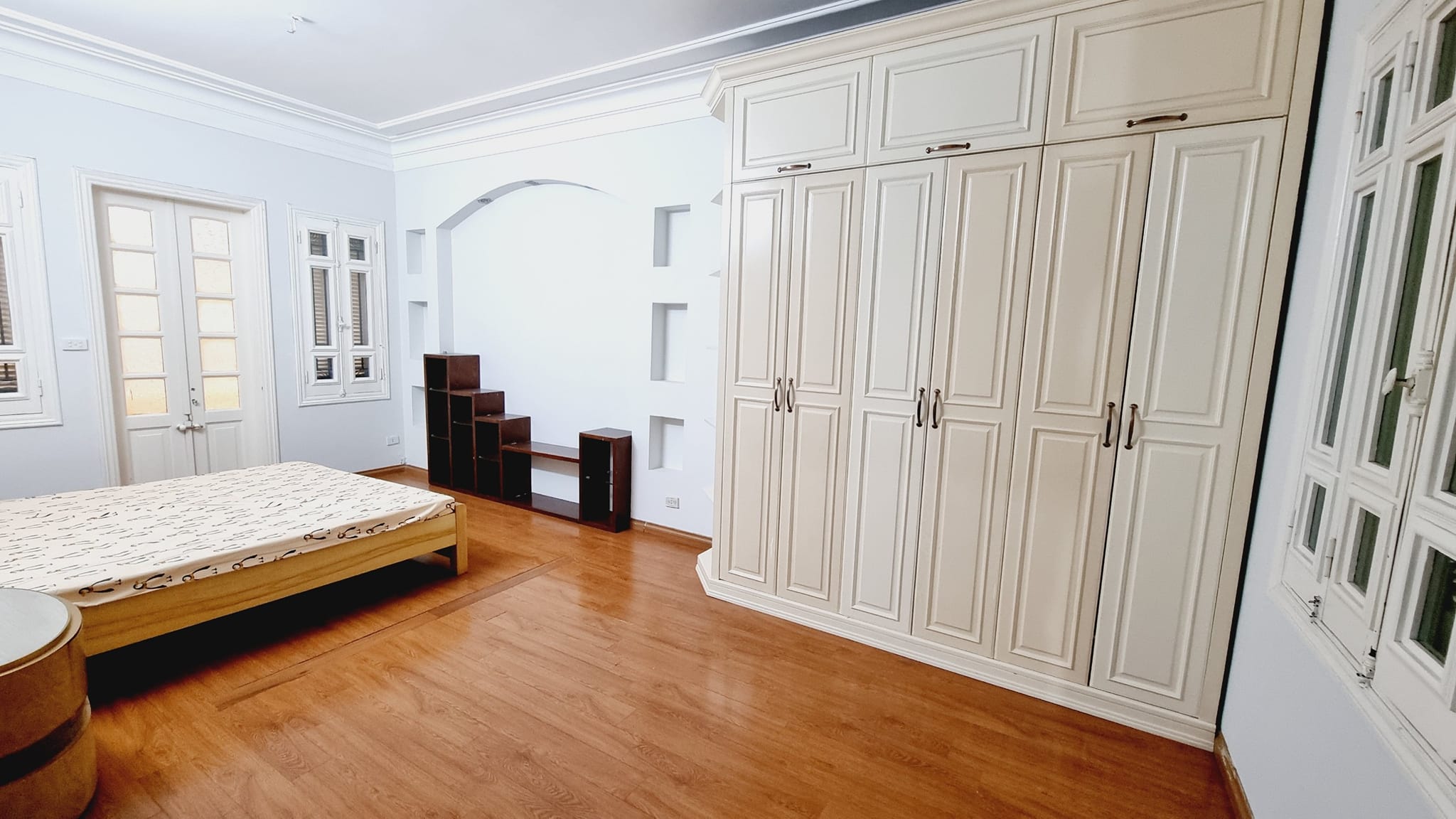 Bán đất tặng nhà phố Tôn Đức Thắng 88m2 - 4 tầng - Mặt tiền 6.8m ô tô tránh chỉ 24.5 tỷ - Ảnh 1