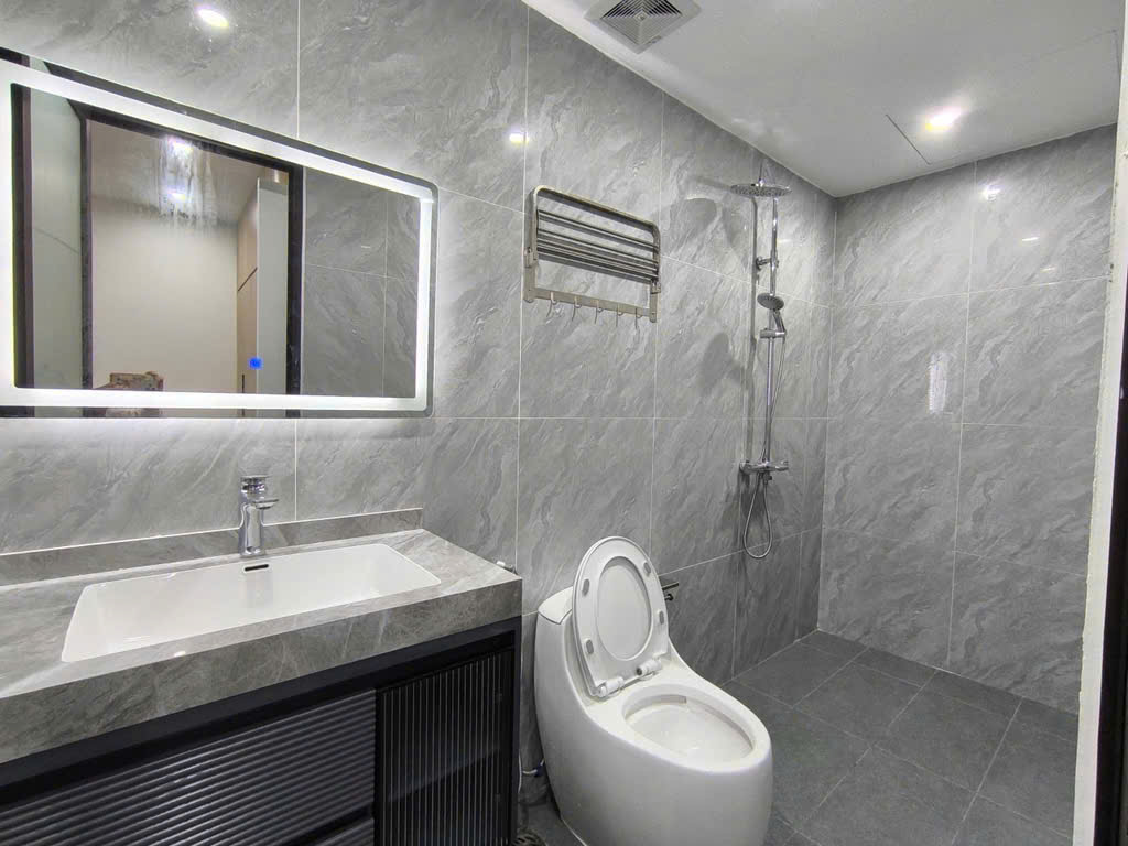 NHỈNH 6 TỶ NHÀ PHỐ GIA THƯỢNG MỚI KOONG 48M, 5T, MT4M, FULL NỘI THẤT, TIỆN ÍCH BẠT NGÀN. - Ảnh 2