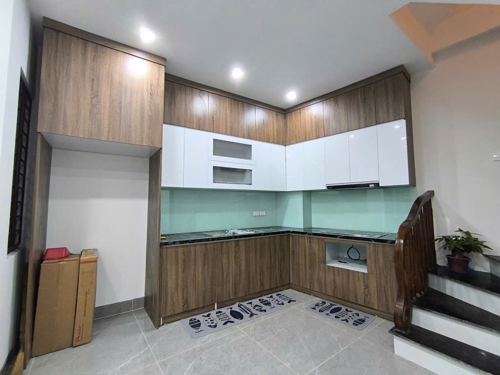 NHỈNH 6 TỶ NHÀ PHỐ GIA THƯỢNG MỚI KOONG 48M, 5T, MT4M, FULL NỘI THẤT, TIỆN ÍCH BẠT NGÀN. - Ảnh 2