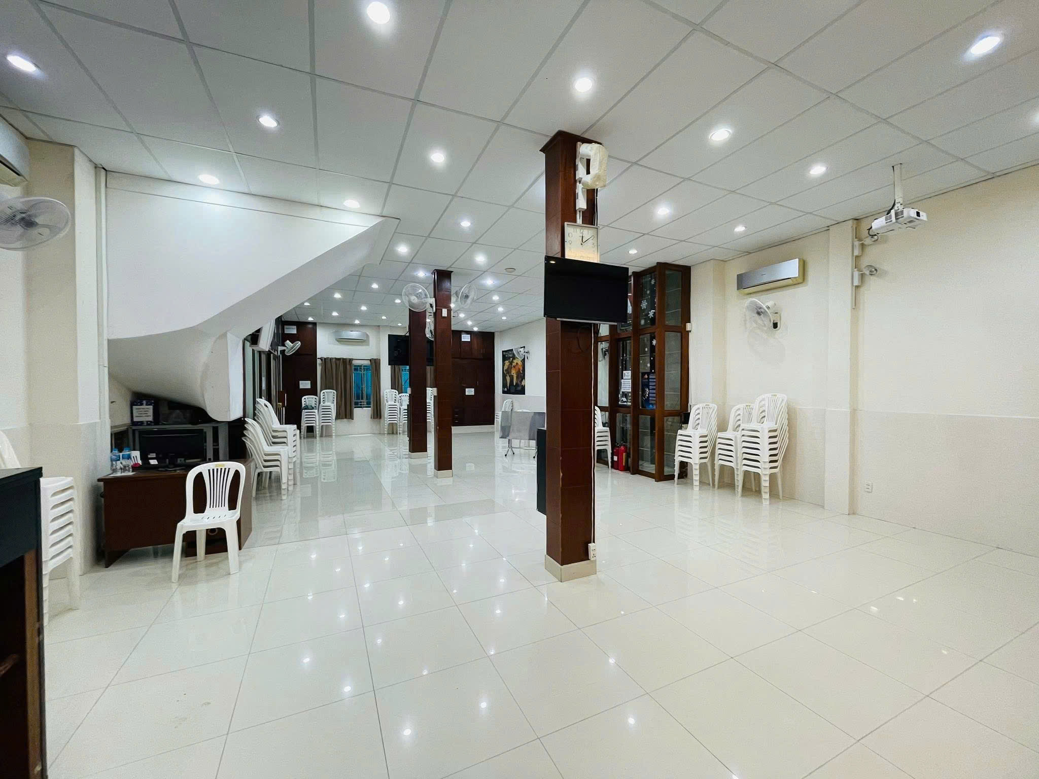 Bán nhà Mặt tiền Phan Bá Phiến - Nguyễn Minh Hoàng, A4, K300, 8x20m, 5 T - 6PN, 42 tỷ - Ảnh 2