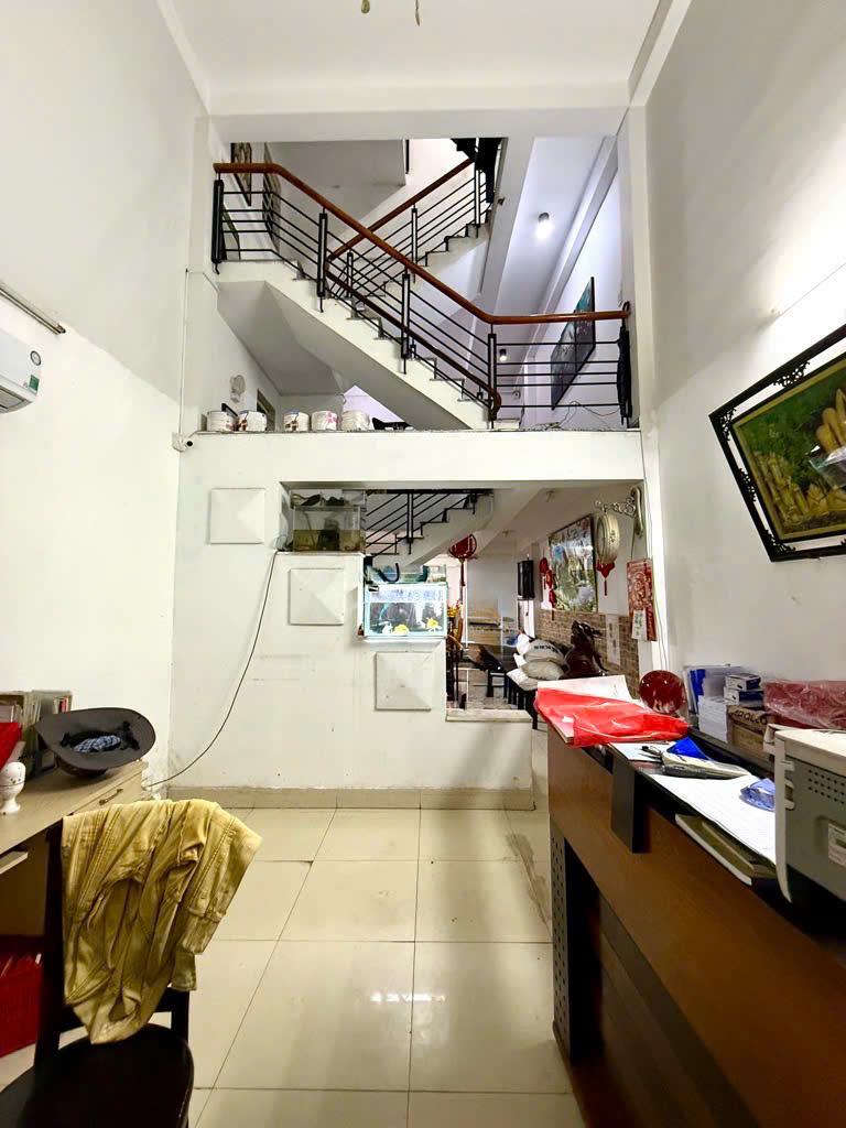 BÁN GẤP ĐẤT + NHÀ (7.2x26) CÁCH MT NGUYỄN VĂN QUÁ, ĐHT, QUẬN 12 - Ảnh 1