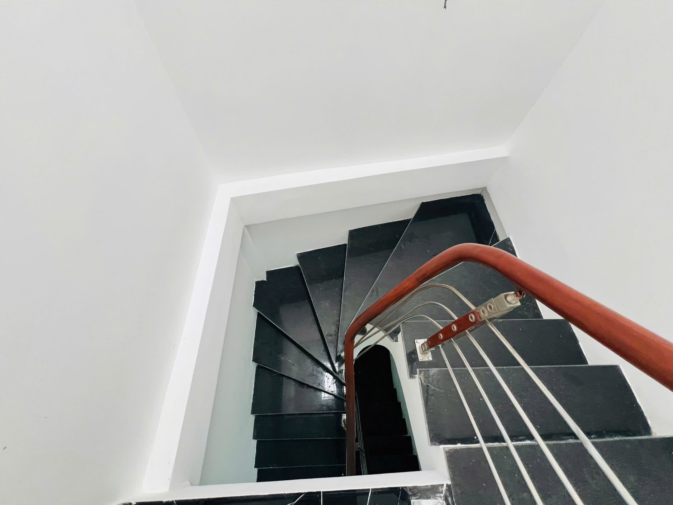 BÁN NHÀ DÒNG TIỀN TRUNG TÂM THANH XUÂN – 65M2 – 5 TẦNG – DOANH THU KHỦNG 40TR/THÁNG - Ảnh 2