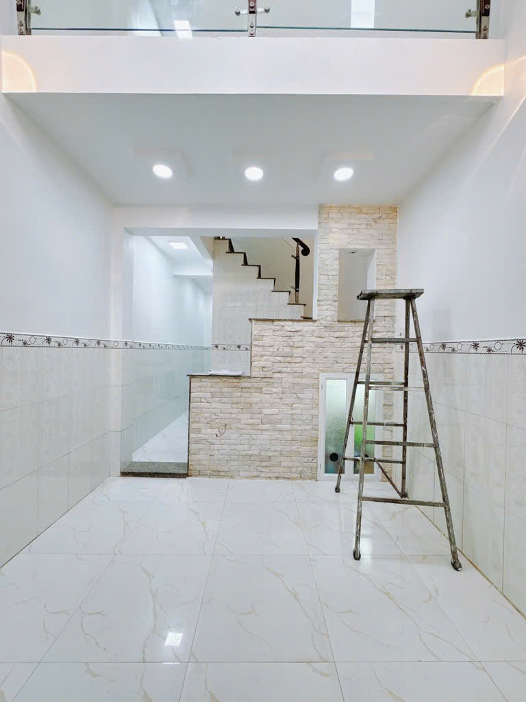 Cách mặt tiền 50 m trung tâm Q4 <br>CÓ 4 TỶ - Ảnh chính