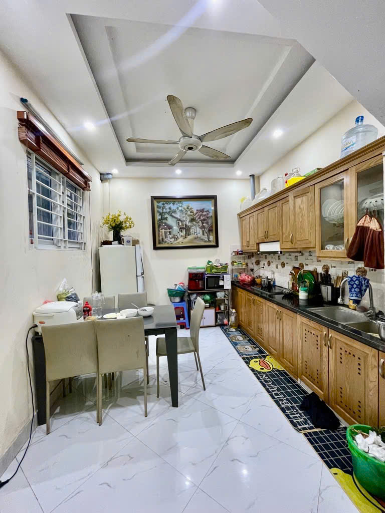 Bán nhà Phố Thái Hà, Nhà Mới Đẹp, 50 mét ra phố, 36mx5T, Giá: 7.7 Tỷ, Lh: 0396935190. - Ảnh 1