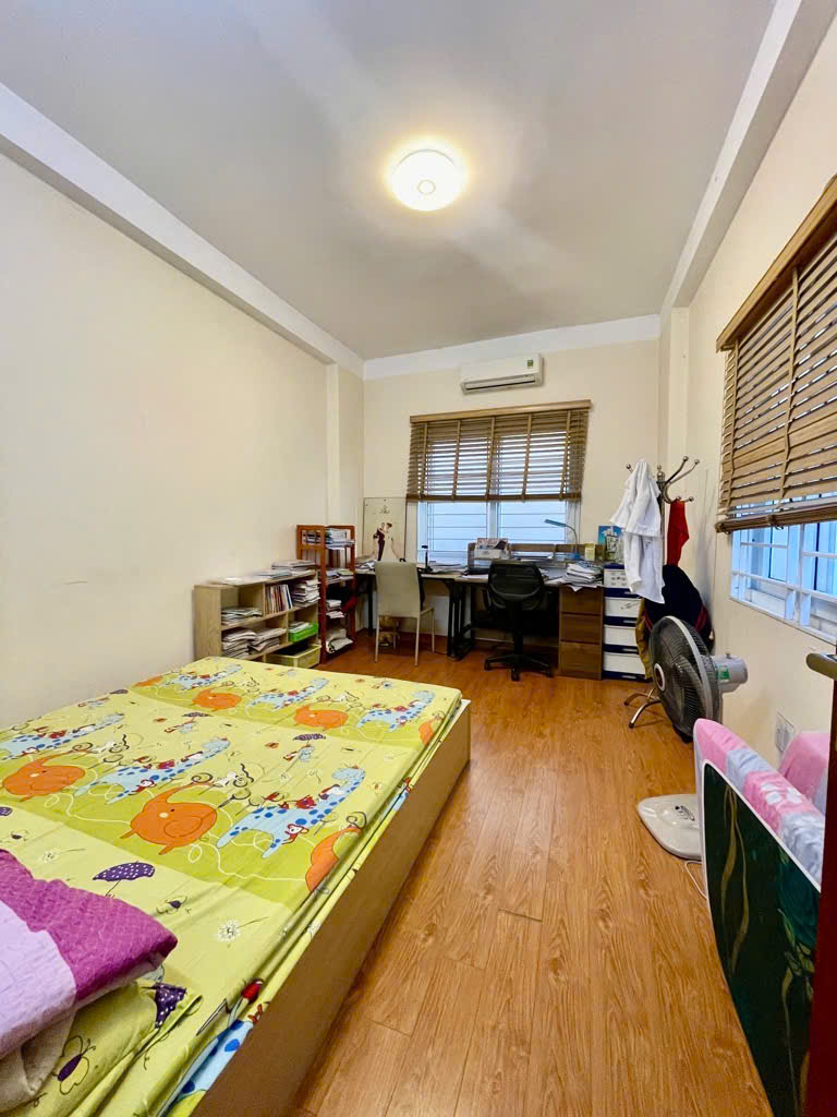 Bán nhà Phố Thái Hà, Nhà Mới Đẹp, 50 mét ra phố, 36mx5T, Giá: 7.7 Tỷ, Lh: 0396935190. - Ảnh 2