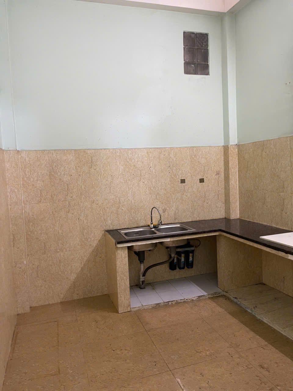 CHO THUÊ NHÀ 1 TRỆT 1 LẦU SÂN THƯỢNG 40M2, 2PN GIÁ TỐT- MẶT TIỀN Đ.LÒ GỐM, P.7 - Ảnh 4