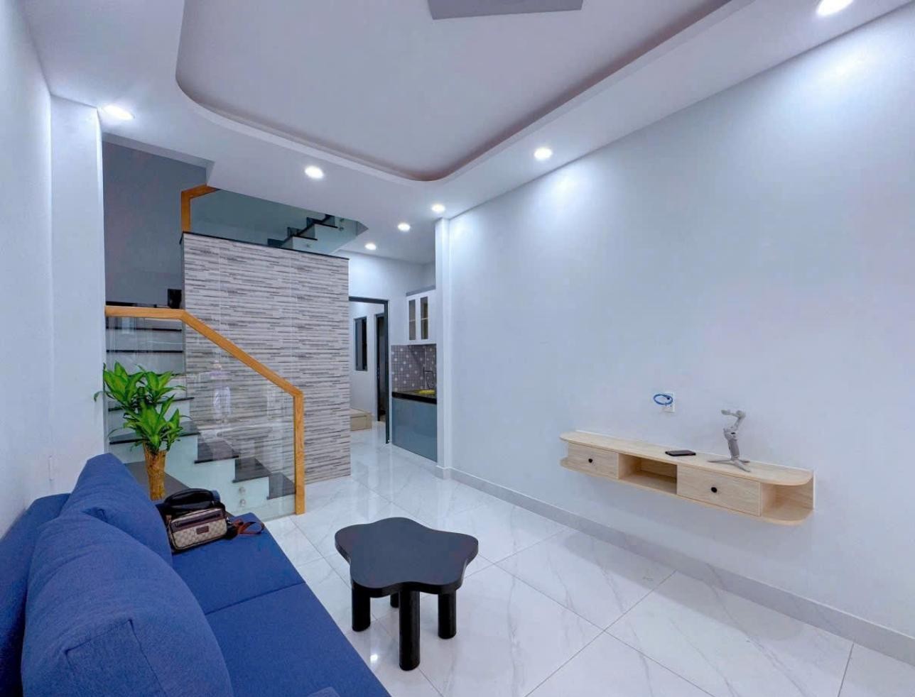 Sát QUẬN 1 - NHÀ ĐẸP vào ở ngay – 40m2 – nhỉnh 4 tỷ - Ảnh 2