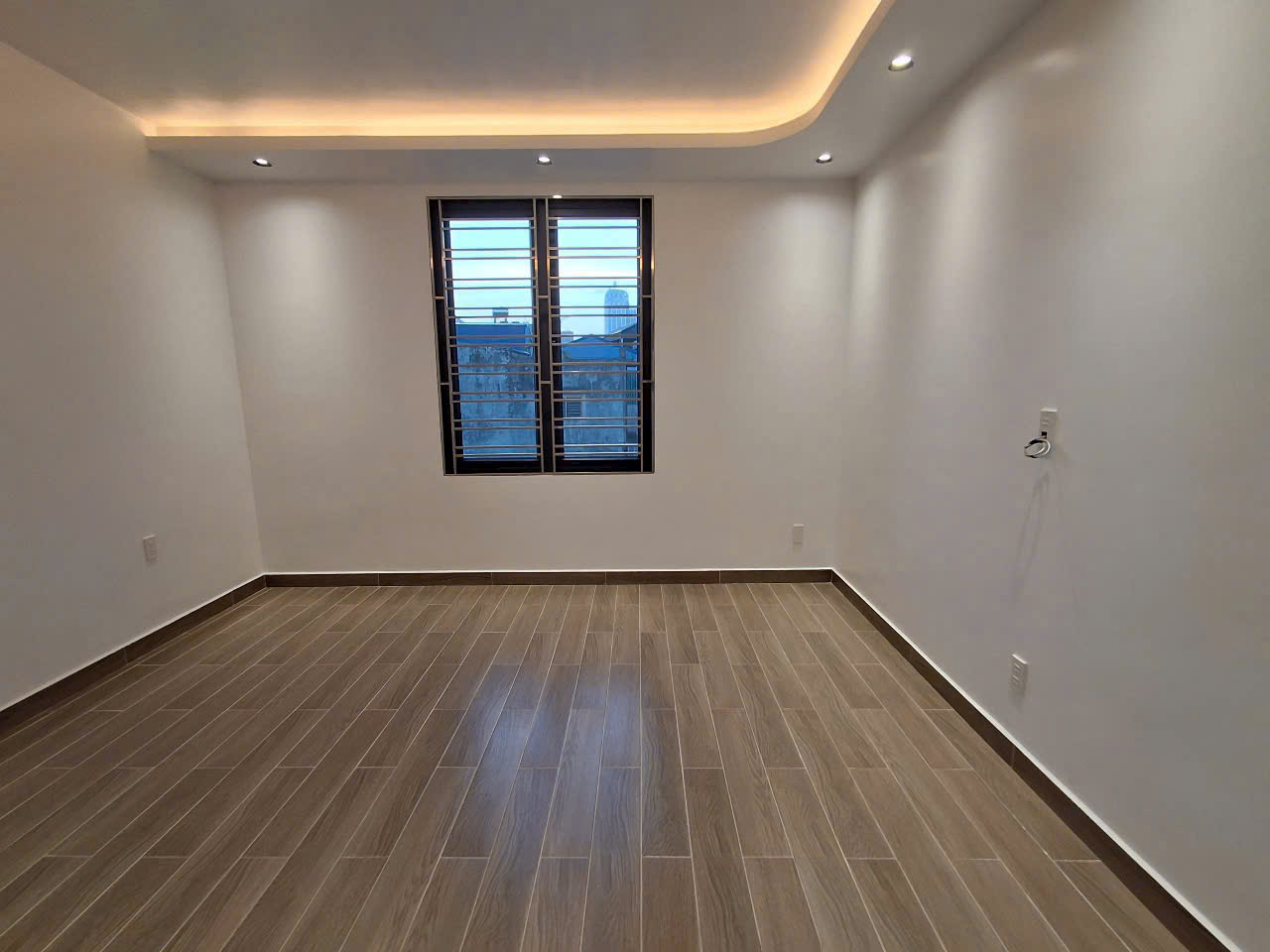 Nhà đẹp mặt ngõ thông tại chợ hoa Đằng Hải ô tô ra vào nhà - Ảnh chính