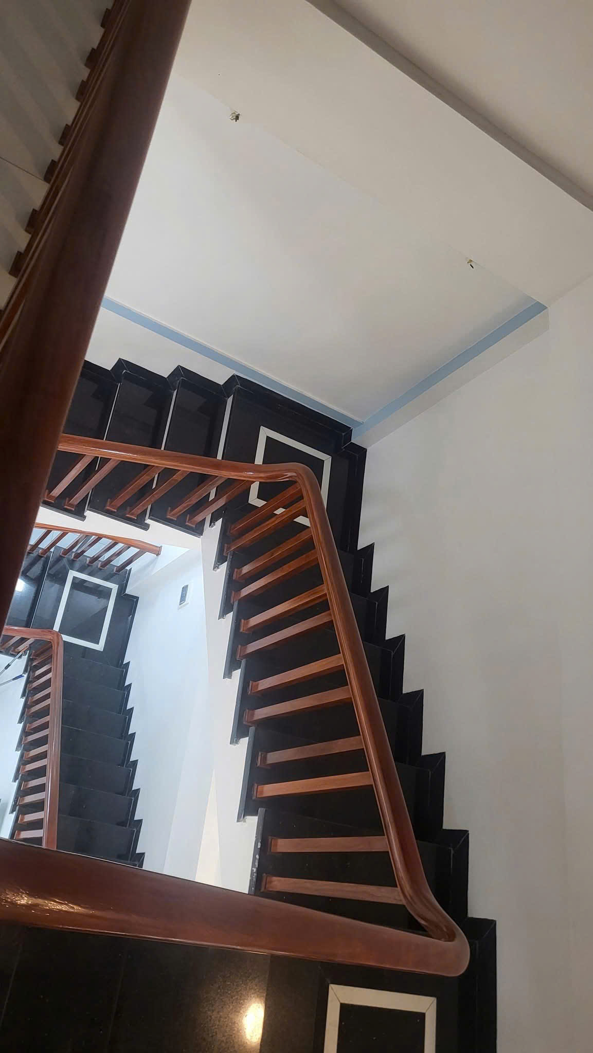 CHO THUÊ NHÀ 3 TẦNG MẶT ĐƯỜNG LỚN – TRUNG TÂM TRẠNG, SÓC SƠN - Ảnh 3