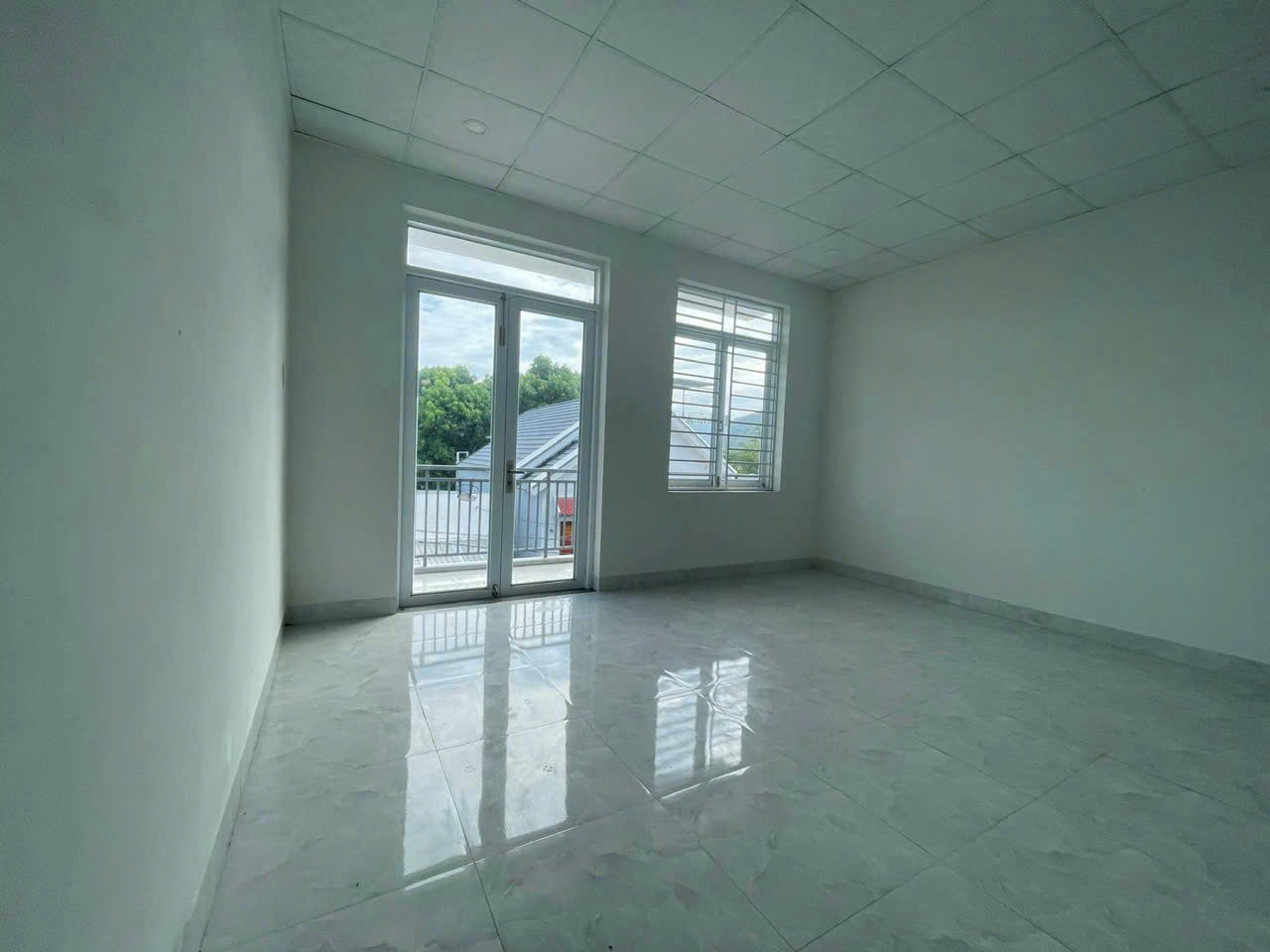 bán căn nhà đẹp mê lờ i, thôn Đông, xã Vĩnh Phương, tp Nha Trang<br>dt: 221.6m2 có 60 m2 thổ, nhà - Ảnh chính