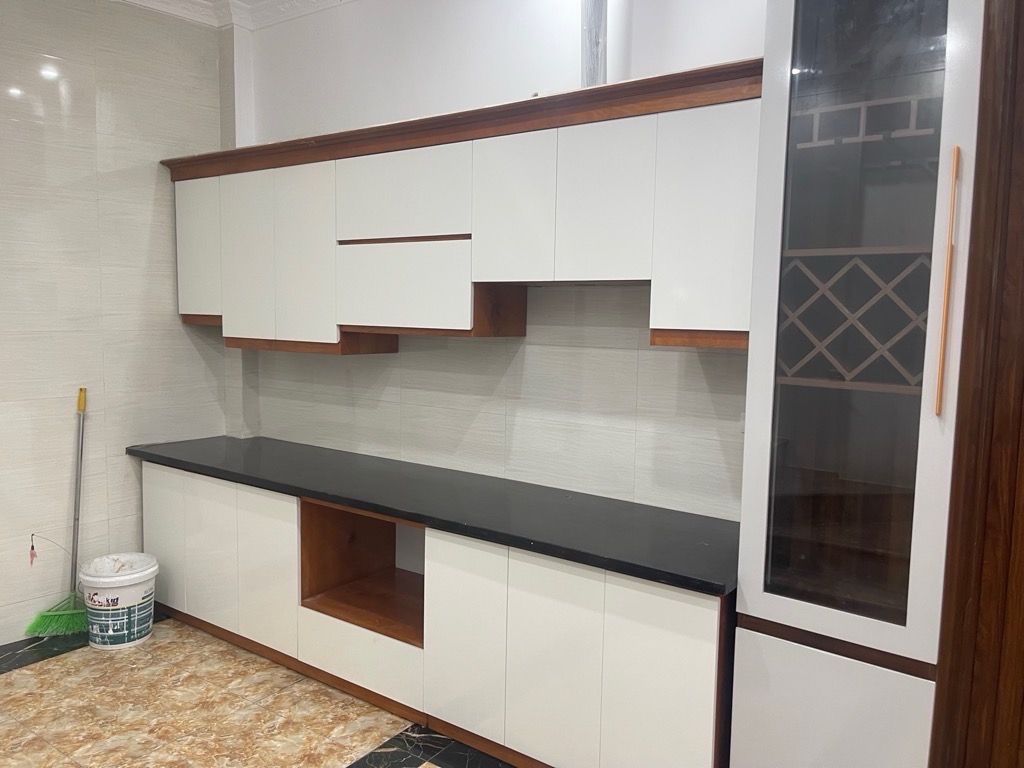 BÁN NHÀ LÔ GÓC 5 TẦNG - Ô TÔ ĐỖ CỔNG, TIỆN ÍCH BẠT NGÀN TẠI THẠCH BÀN LONG BIÊN! 🏡 - Ảnh chính