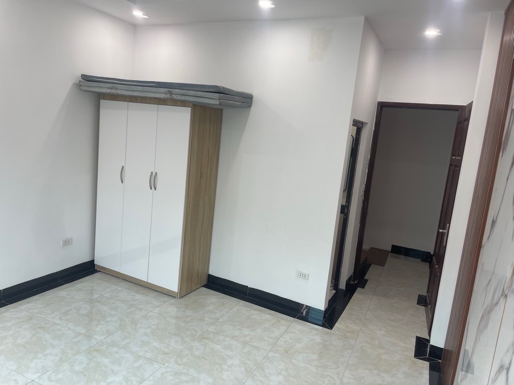 BÁN NHÀ LÔ GÓC 5 TẦNG - Ô TÔ ĐỖ CỔNG, TIỆN ÍCH BẠT NGÀN TẠI THẠCH BÀN LONG BIÊN! 🏡 - Ảnh 2