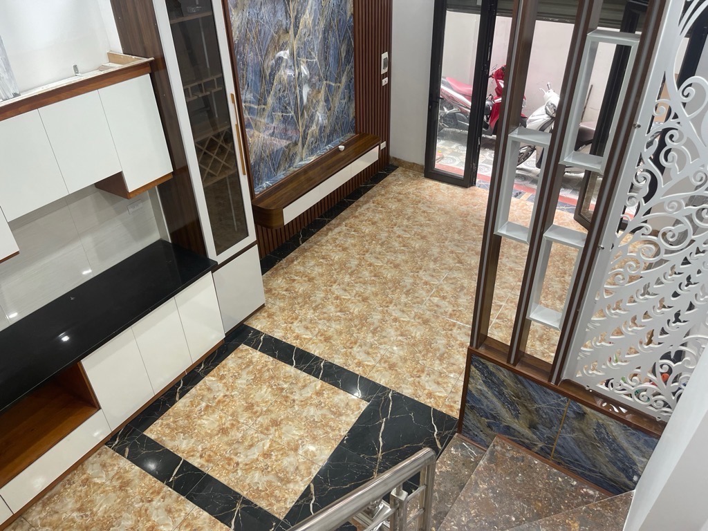 BÁN NHÀ LÔ GÓC 5 TẦNG - Ô TÔ ĐỖ CỔNG, TIỆN ÍCH BẠT NGÀN TẠI THẠCH BÀN LONG BIÊN! 🏡 - Ảnh 3