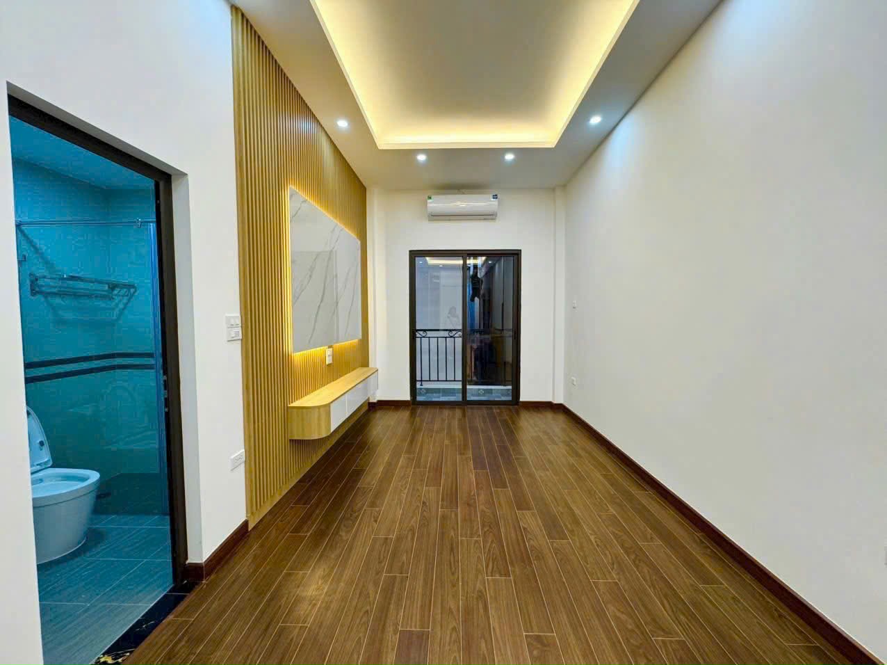 Ngõ đẹp nhất Văn Cao - Thẳng tắp - 30m ra oto dừng đỗ - Dân xây chắc chắn - Giá hợp lý nhất Ba Đình - Ảnh 2