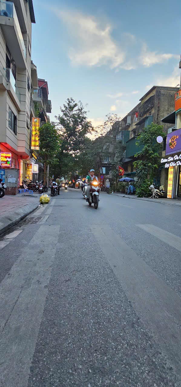 BÁN NHÀ TRƯỜNG CHINH – NGÕ Ô TÔ TRÁNH – VỈA HÈ RỘNG – 36M2 – 13.2 TỶ! - Ảnh chính
