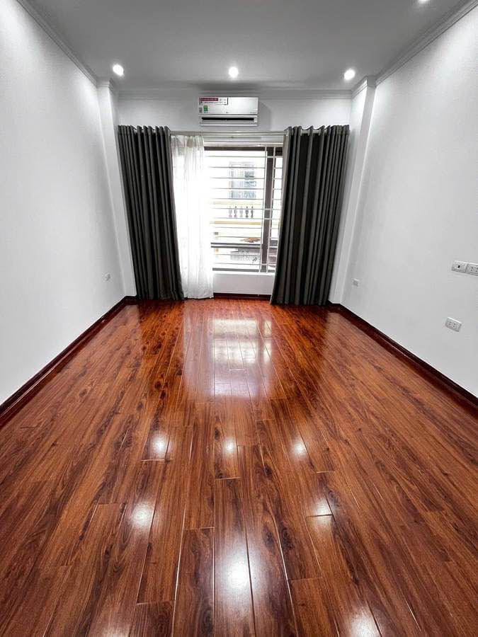 Cần bán gấp nhà Nguyễn Văn Cừ, lô góc, ngõ đón gió, oto đỗ cửa - Ảnh 1