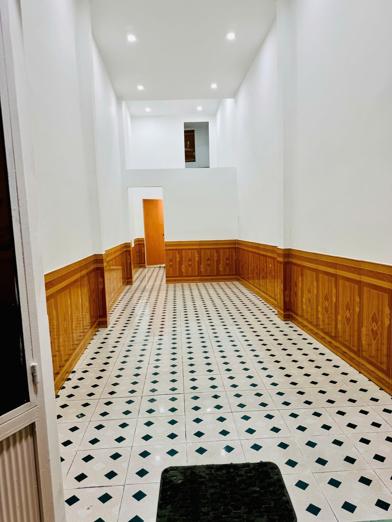 ♪ Nhà Kiệt 402 Trưng Nữ Vương 61m2, ngang 5.1m, vuông, 2 căn C4 sạch đẹp, 2.62 tỷ - Ảnh 2