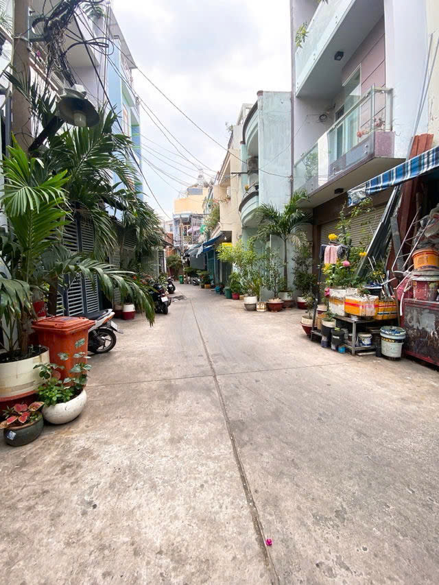 Bán gấp nhà quận Tân bình: 6.5 tỷ -Ni Sư Hùynh Liên- Nhà một trệt một lầu, 2 Phòng ngủ, 2 Wc - LH: - Ảnh chính