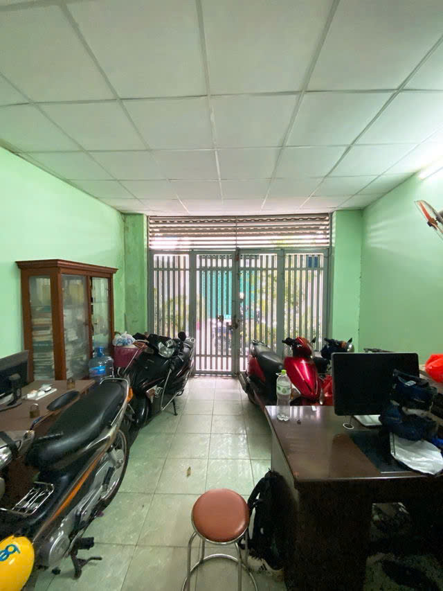 Bán gấp nhà quận Tân bình: 6.5 tỷ -Ni Sư Hùynh Liên- Nhà một trệt một lầu, 2 Phòng ngủ, 2 Wc - LH: - Ảnh 2