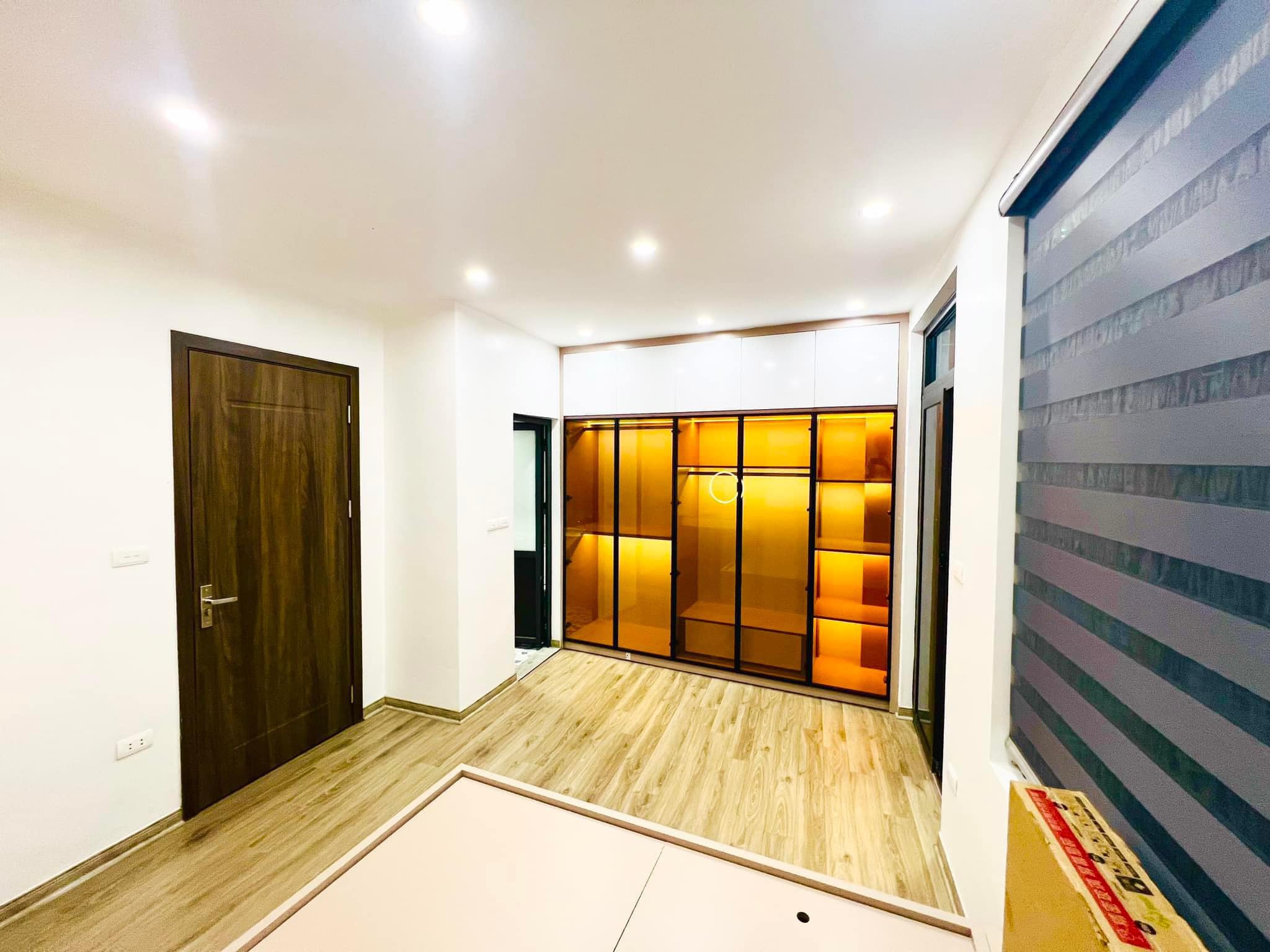 Nhà Minh Khai, vài bước ra oto, lô góc, dân xây, 5 tầng, 7.5 tỷ - Ảnh 1