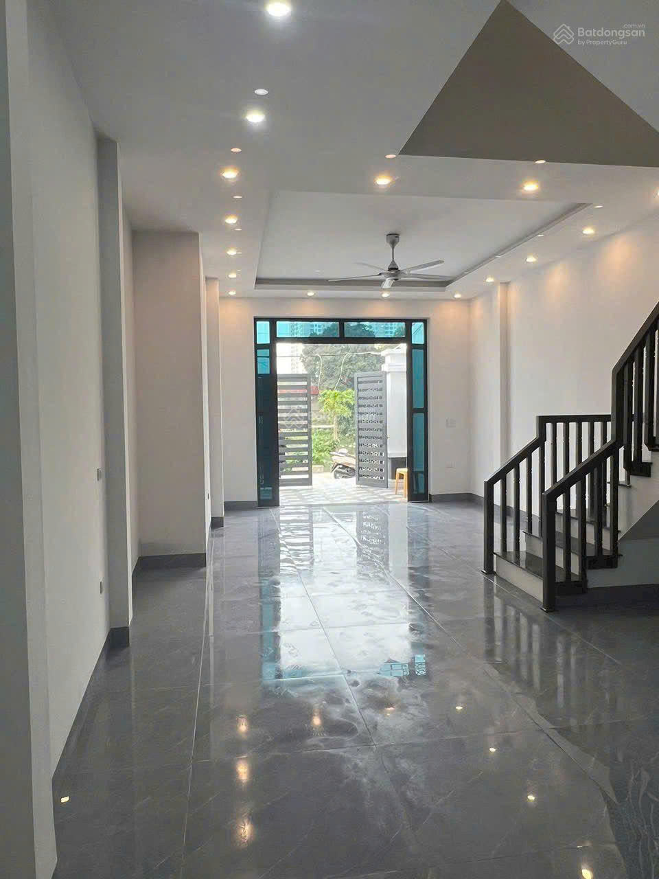 Bán nhà 3 tầng mới, view sông đẹp gần cầu Lai Thành, phường Đông Sơn, TP. THanh Hoá. - Ảnh 2