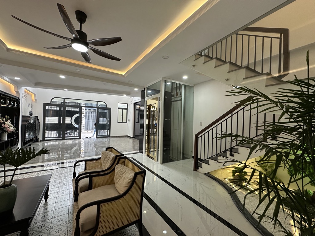 BIỆT THỰ 5 TẦNG - XE HƠI NGỦ NHÀ - 7M x 15M - THANG MÁY - FULL NỘI THẤT - GẦN EMART - Ảnh 2