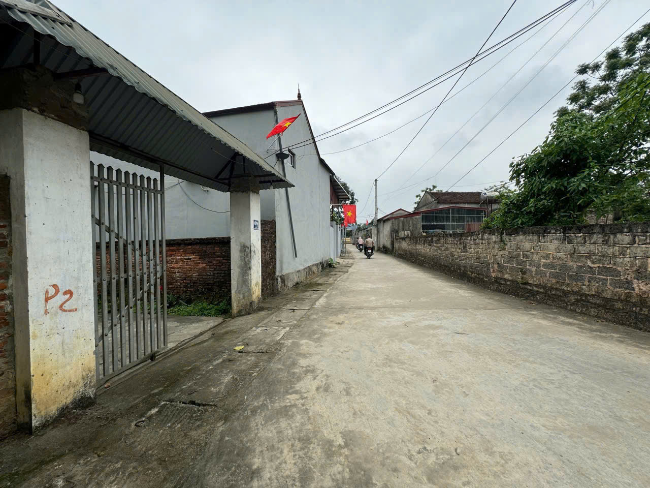 bán lô 1091m tặng nhà  tân tiến giá chỉ  5 triệu , ô tô tránh nhau - Ảnh 1