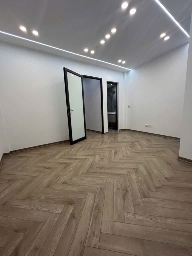 Bán Nhà Mặt Phố Quan Nhân 53m2, MT4m, 6 Tầng, 12 tỷ, tặng full nội thất, gần hồ Quan Nhân.  - Khu vị trí đẹp tuyến phố dân cư đông đúc gần  trường, chợ, bệnh viện, TTTM,…. Tuyến đường thông các ph - Ảnh chính