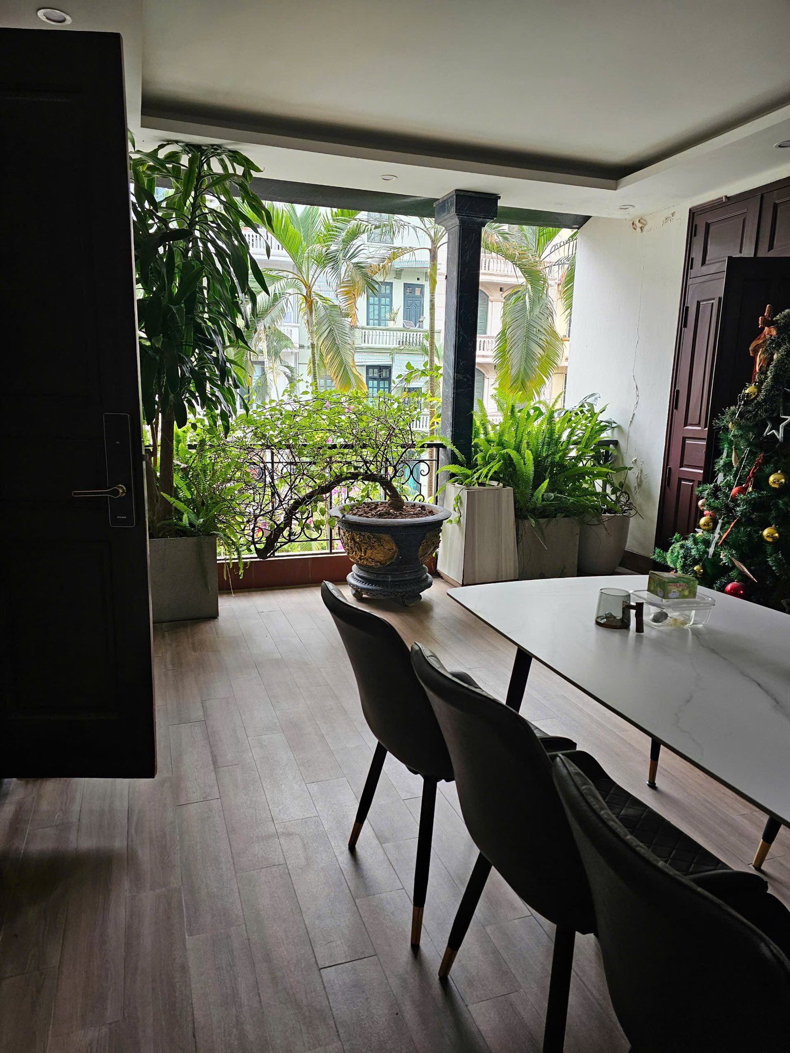 Bán nhà liền kề Linh Đàm, lô góc, vỉa hè, 2 mặt tiền tận 11m, khu vực hiếm nhà bán, 75m2, 27 tỷ - Ảnh 1