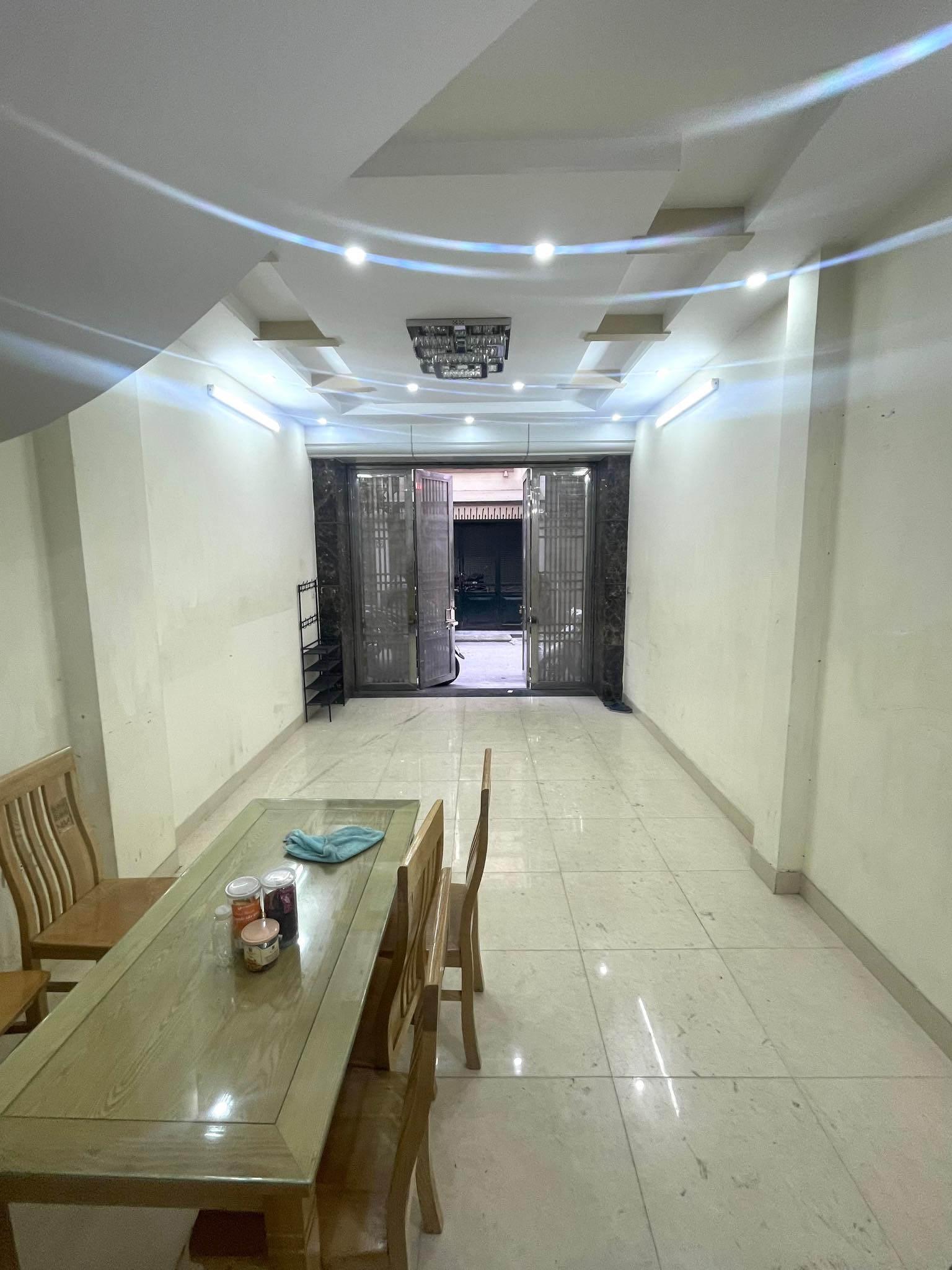 BÁN NHÀ TRẦN QUỐC HOÀN, CẦU GIẤY, PHÂN LÔ, Ô TÔ TRÁNH, 42M, 19 TỶ - Ảnh 2