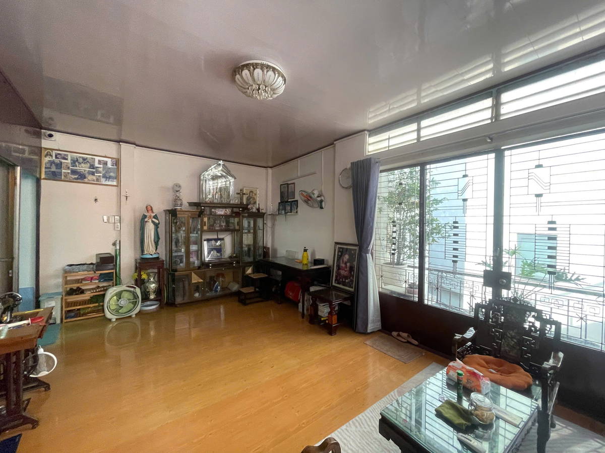 Nhà  góc, 2 mặt thoáng, sát mặt tiền, Lê Hồng Phong  quận 10 , 2 tầng 44m2 , Sổ Vuông,  Hoàn Công - Ảnh 3