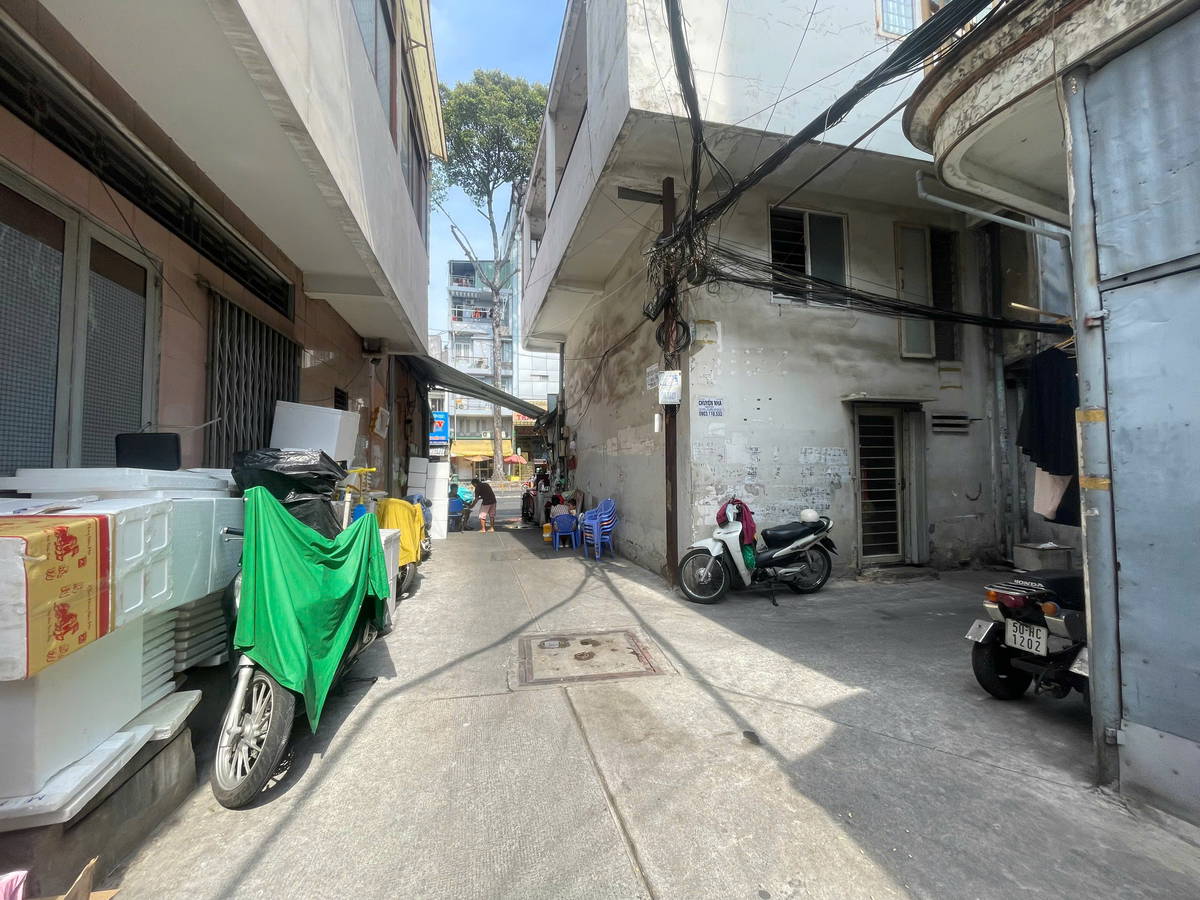 Nhà  góc, 2 mặt thoáng, sát mặt tiền, Lê Hồng Phong  quận 10 , 2 tầng 44m2 , Sổ Vuông,  Hoàn Công - Ảnh chính