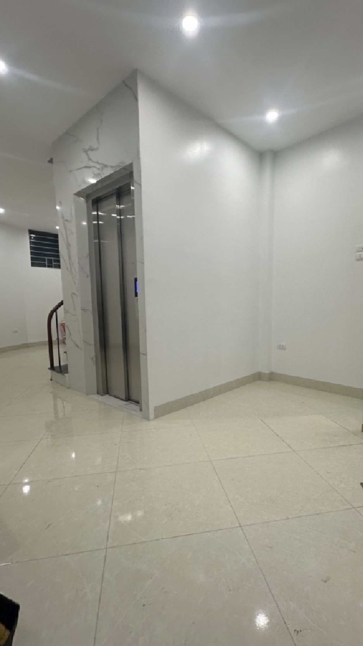 NHÀ MỚI – THANG MÁY – 3 MẶT THOÁNG – NHỈNH 7 T.Ỷ - Ảnh 1