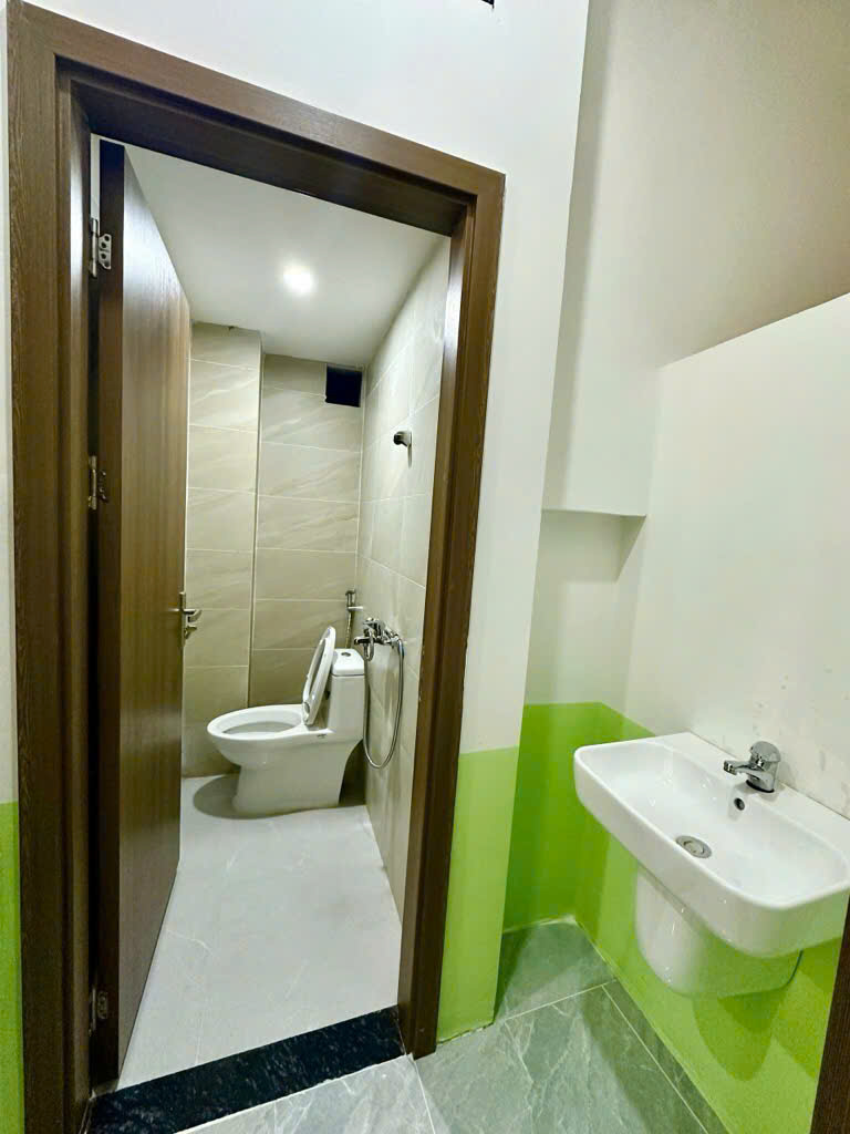 GIẢM 900 TRIỆU.PHỐ KHÂM THIỀN 44 M, 3 TÂNG, 5 NGỦ, SỔ ĐỎ CC, CÁCH Ô TÔ 20 M, THIẾT KẾ ĐẸP, ĐẦY ĐỦ - Ảnh 2