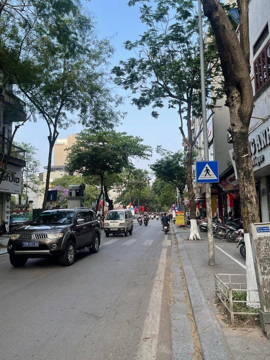 HÀNG HIẾM MẶT PHỐ  ĐỘI CẤN BA ĐÌNH - ÔTÔ TRÁNH -  VỈA HÈ RỘNG THÊNH THANG - KINH DOANH SẦM UẤT 54M - Ảnh chính