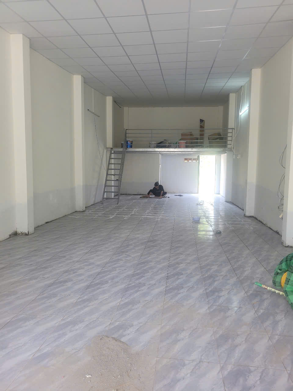 Kho 5 triệu mới 100% gần bến xe Hồng Loan - Ảnh 2