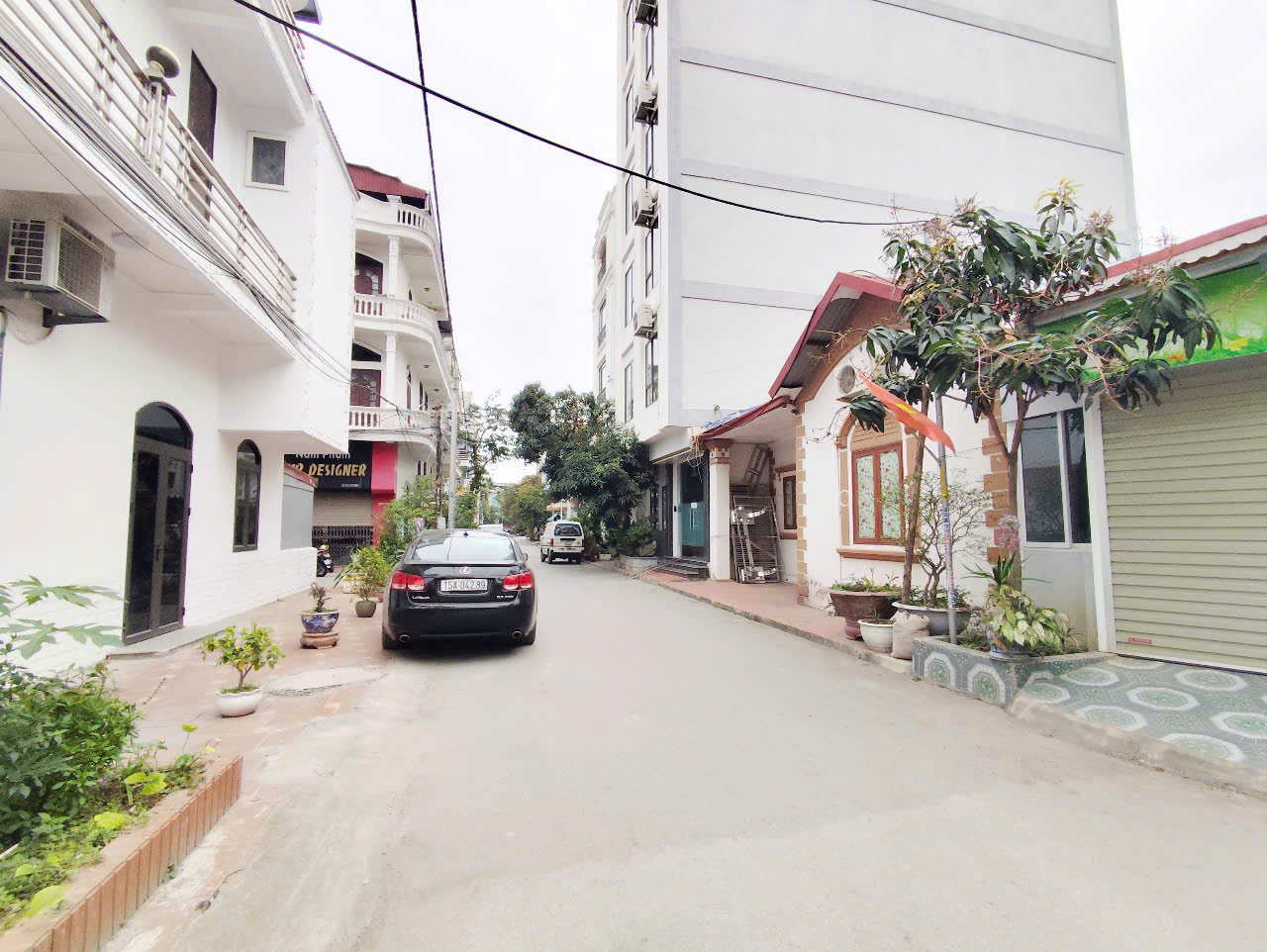 Bán nhà phân lô Tô Vũ - 193 Văn Cao, 50m 3 tầng, độc lập, đường 10m, Giá 3.2 tỉ - Ảnh chính