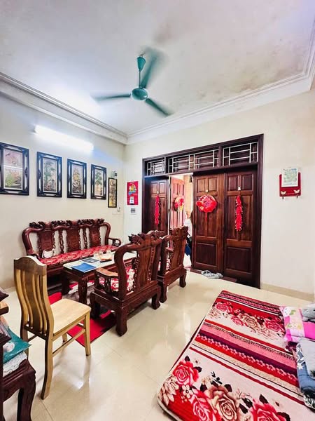 Bán nhà mặt phố Phạm Văn Đồng,Quận Bắc Từ Liêm 4 tầng, mặt tiền 4.7m - Ảnh 2
