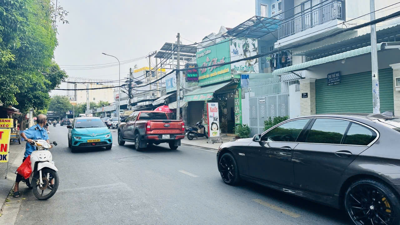 Siêu Phẩm mặt tiền Kinh Doanh Nguyễn Hữu Tiến Tân Phú 120m2,4Tầng  Nhỉnh 17 tỷ - Ảnh chính