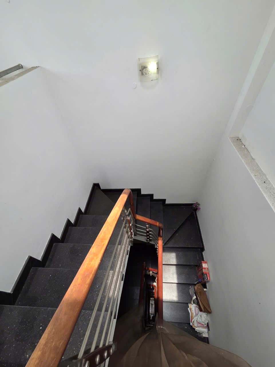 Bán nhà quận 10, đường Thành Thái, hẻm 3.5m, 54m2, 9.9 tỷ, 6 tầng - Ảnh 1