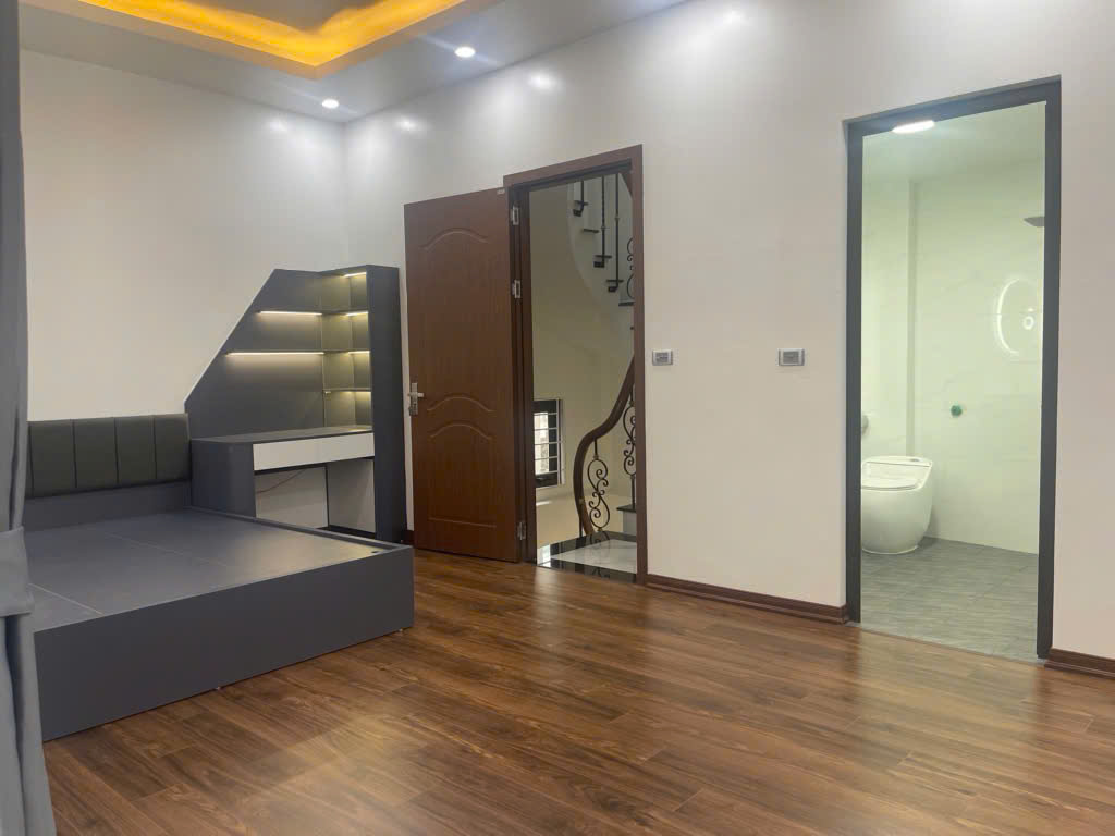 Bán nhà Minh Khai - 61m2 mặt tiền 6m/ 5 tầng - 10,8 tỷ - Ảnh chính